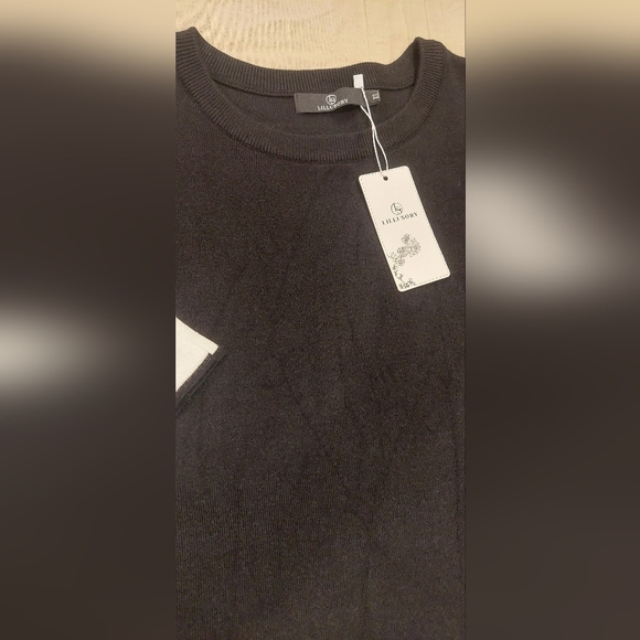 Elegant Black Women's Sweatshirt with White Trim - Picture 9 of 11